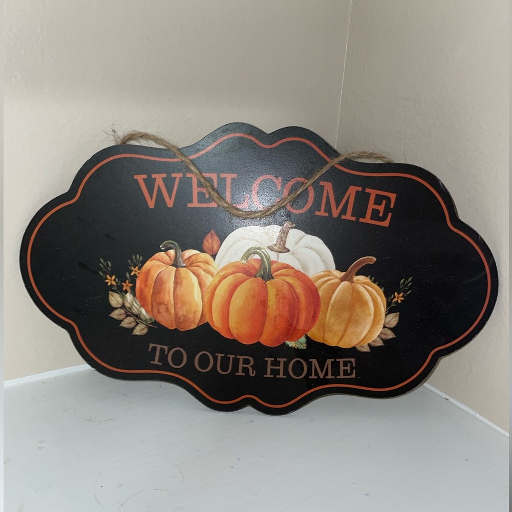 Small harvest welcome sign